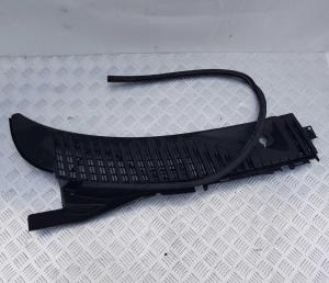Планка/Жабо под лобовое стекло правая Ford Expedition 2003-2006 5L14 7802222; 5L1Z 78022A68 AA Планка/Жабо под лобовое стекло правая Ford Expedition 2003-2006 5L14 7802222; 5L1Z 78022A68 AA