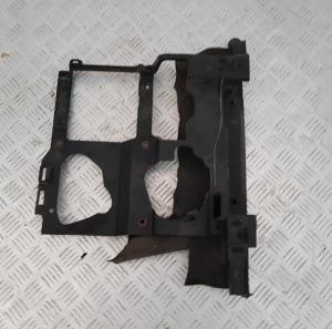 Кронштейн фары правый Chevrolet Tahoe 1999-2006 15751697; 15798920; 15119051; 15036212 Кронштейн фары правый Chevrolet Tahoe 1999-2006 15751697; 15798920; 15119051; 15036212