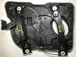 Стеклоподъемник электро пассажирской двери Jeep Grand Cherokee WK2 2011-2021 68079286AA