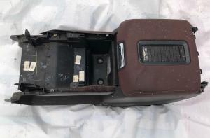 Крышка подлокотника Chevrolet Taho 2015-2020 23337526 ; 23471576 ; 23209967