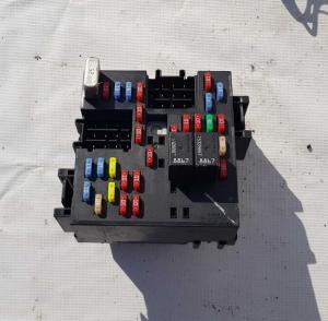 Блок предохранителей салонный Chevrolet Tahoe 1999-2006 15058033; 10383306; 15266954