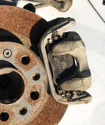 Суппорт задний правый Jeep Renegade 2015-2021 68263295AA