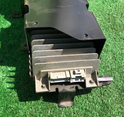 Усилитель акустической системы Сабвуфер Hummer H2 2003 15112662 ; 15199884 ; 15177435 ; 15188044