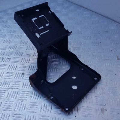 Кронштейн аккумулятора/ECM Hummer H3 2005-2010 10399558; 15705101; 23213449; 15850348; 15136209