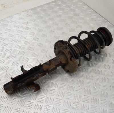 Амортизационная стойка передняя левая Chevrolet Camaro 2013-2015 22922602; 92245257; 92195450