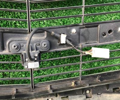 Камера переднего вида Cadillac Escalade 2015-2019