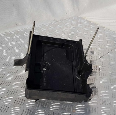 Площадка под АКБ Ford Explorer 5 2011-2015 AG1Z 10732 D; AG13 10723 AF