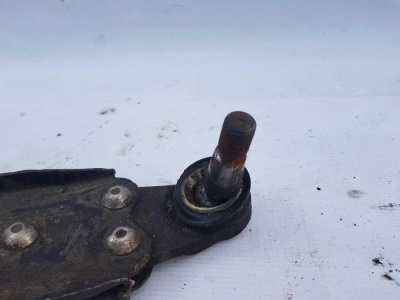 Рычаг подвески передний нижний правый Land Rover Freelander 1996-2006 RBJ102440; RBJ102920; RBJ500680