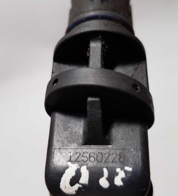 Датчик положения коленвала General Motors 12560228
