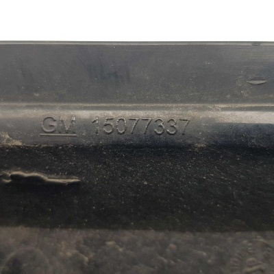 Габарит передний правый Chevrolet Avalanche 2001-2006 15077337; 15070008; 15771436