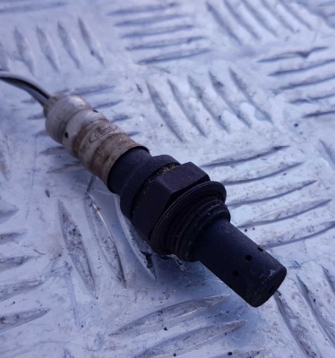 Лямбда зонд правый Ford Escape 2000-2007 (3.0L) YL8Z 9F472 BA; YL84 9F472 BC
