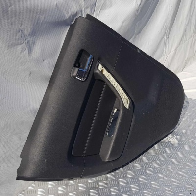 Обшивка двери задней левой Hummer H3 2005-2010 25996305; 25788727; 15818394