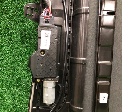 Люк Chevrolet Suburban / Escalade 2021-н.в. 84854203 ; 84636410 ; 84751119 ; 84947927 ; 84810473 ; 84908474 ; 84810475 ; 84686584 ; 84854219 ; 84871907 ; 84686583