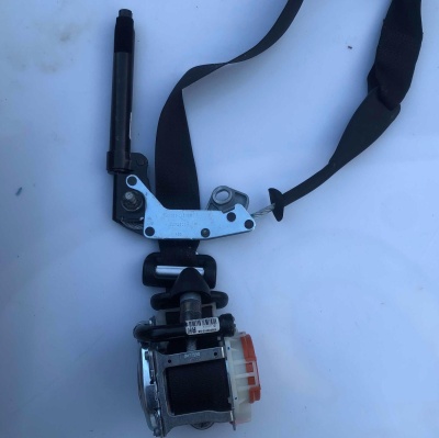 Ремень безопасности пассажирский Ford Mustang 2015-2017 FR3Z 63611B08 AB ; FR3B 63612D64 AG/AH/AD/AEAG/AF/AC