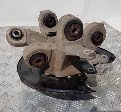 Кулак поворотный задний правый Ford Explorer 5 2011-2015 DB53 5B758 A; DB5Z 5B758 A