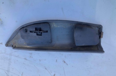 Накладка стекла пассажирской двери Chevrolet Express 2003-2015 84682290 ; 25746815 ; 15066506 ; 25746817