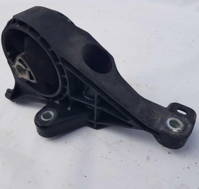 Опора трансмиссии передняя Cadillac SRX 2009-2016 13227775