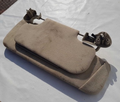 Козырек солнцезащитный левый Chevrolet Tahoe 1999-2003 15000919