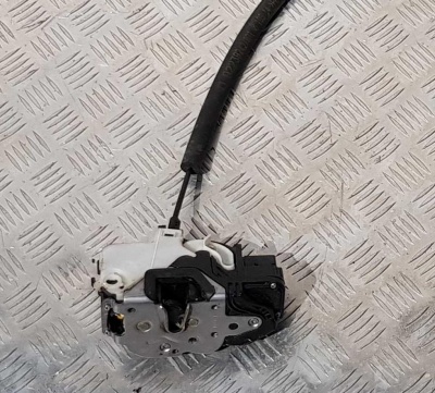 Замок двери пассажирский Chevrolet Camaro 2009-2015 13579523; 13579524