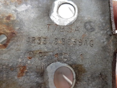 Кронштейн радиатора верхний Ford Mustang 2004-2014 4R33 8B359 AG