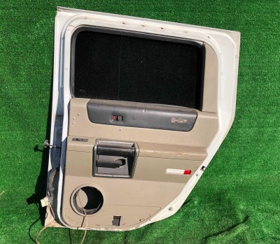 Дверь задняя правая Hummer H2 10396626 ; 15104859 ; 15113784 ; 15128564 ; 21994138 ; 15138378 ; 15220353 ; 15063271 ; 15177096 ; 15185732 ; 15192371 ; 15199912