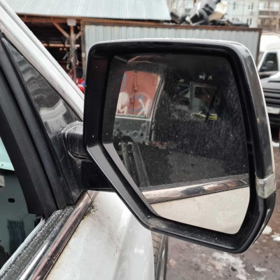 Зеркало заднего вида правое Chevrolet Tahoe 2015-2020 84354100