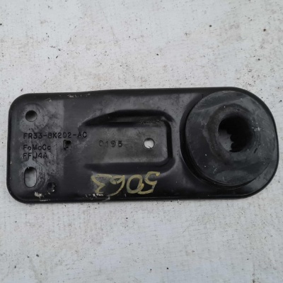 Кронштейн радиатора верхний Ford Mustang 2015-2020 FR3Z 8A193 A; FR33 8K202 AB/AC