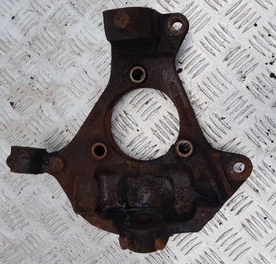 Поворотный кулак передний правый Chevrolet Tahoe 1999-2006 15178162; 19257047