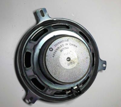 Динамик задней двери Jeep Grand Cherokee WK2 2010-2017 05064551AB