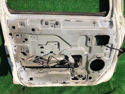 Дверь водительская Hummer H2 2003-2009 25887984 ; 10396640 ; 25845883 ; 15192368 ; 15199903 ; 15113789 ; 15129457 ; 15220354 ; 15063268 ; 15185729 ; 15249704