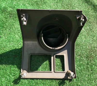 Панель с дефлектором торпедо Hummer H2  2003-2005 10358031 ; 15177441 ; 15182165 ; 15189808