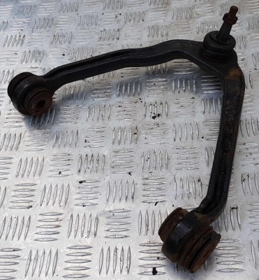 Рычаг подвески передний верхний Chevrolet Tahoe 1999-2006 15864153; 15047200; 12475485; 12474578