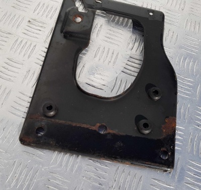 Кронштейн воздушного фильтра Chevrolet Tahoe 1999-2006 15295257; 15735435