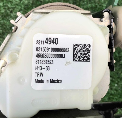 Ремень безопасности третьего ряда центральный Cadillac Escalade 2015-2017 19303004 ; 13114940