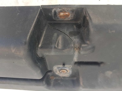 Порог правый (с дефектом) Chevrolet Suburban 2006-2014 15914677; 15105388