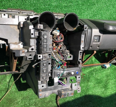 Торпедо Hummer H2 2003-2007 15174119 ; 15773382 ; 15263104 ; 15773381 ; 15172928 ; 15199526 ; 25772278