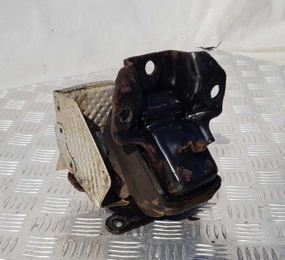 Опора ДВС Cadillac Escalade 2006-2014 15854939; 15837373