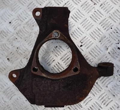 Поворотный кулак передний правый Chevrolet Tahoe 1999-2006 15178162; 19257047