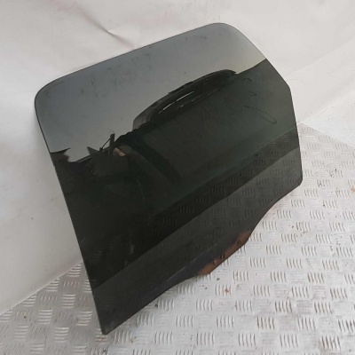 Стекло двери задней левой Ford Escape 2000-2007 5L8Z 7825713 AA; YL8Z 7825713 AA; 5L84 7825713 AA; EC1373511