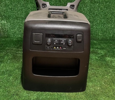 Центральная консоль в сборе Chevrolet Tahoe 2015-2020 23491276 ; 23449215 ; 23467955 ; 23337484