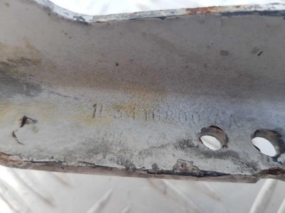 Петля капота правая Ford Expedition 1998-2006 F75Z 16796 AA; 1L34 16800 AA