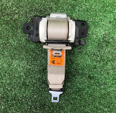 Ремень безопасности третьего ряда центральный Cadillac Escalade 2015-2017 19303004 ; 13114940