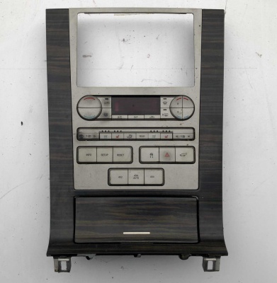 Панель центральная Lincoln Navigator 2008-2009 8L7Z 7804302 BA ; 8L74 7804302 BA