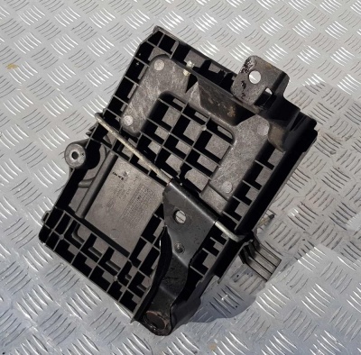 Площадка под АКБ Ford Explorer 5 2011-2015 AG1Z 10732 D; AG13 10723 AF