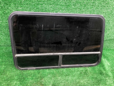 Стекло заднего правого крыла Chevrolet Express 1996-2007 25859120 ; 15764267 ; 15076858 ; 25751481 ; 15985052 ; 15735866 ; 25751481 ; 25739044