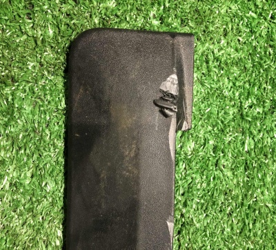 Крышка регулятора второго ряда сидения левая Chevrolet Tahoe / Escalade 2021-н.в. 84901517 ; 84774789 ; 84901516