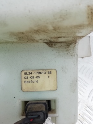 Бачок стеклоомывателя Ford Explorer 2001-2011 3L2Z 17618 BA; 1L2U 17B613 AE