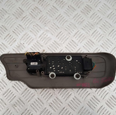 Блок регулировки положения сидения водительского Chevrolet Tahoe 1999-2006 88941682; 12450166; 11609465