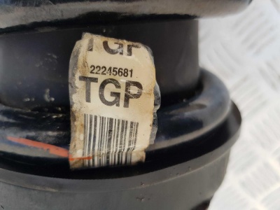 Амортизационная стойка передняя (MRC) Chevrolet Tahoe/Cadillac Escalade 2006-2014 25980102; 22853793; 22811855; 22811854; 22811853; 22811852; 20958799; 20958798; 20955514; 20955513; 20955506; 20955500