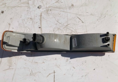 Габарит передний правый Chevrolet Express 2003-2018 15880074 ; 10395418 ; 15748585 ; 20772636 ; 22940754 ; 23284115 ; 84218438 ; 16530392